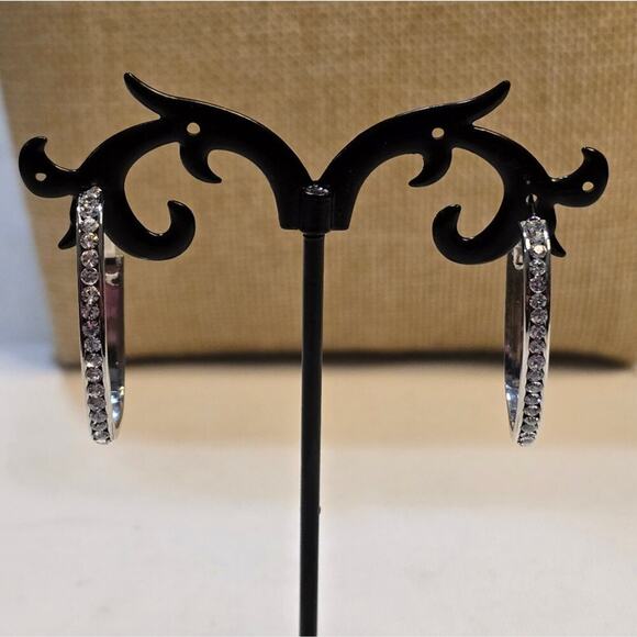 HOUSE OF HARLOW 1960 CRYSTAL JEWELED HOOP EARRINGS NEW - Picture 1 of 4